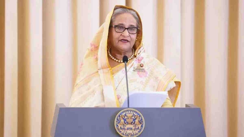 La primera ministra de Bangladesh, Sheikh Hasina, pronuncia un discurso.