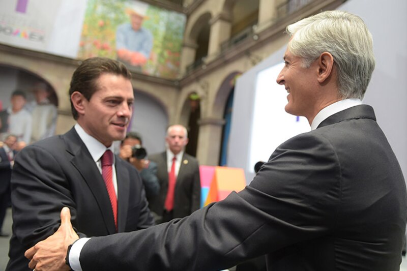 El presidente Enrique Peña Nieto se reúne con el empresario Carlos Slim.