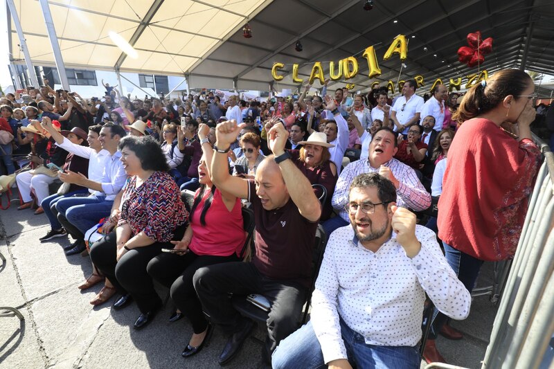 Multitud en un mitin político