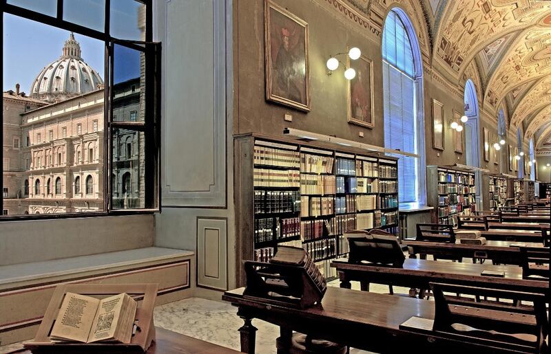 Biblioteca con vista a la ciudad