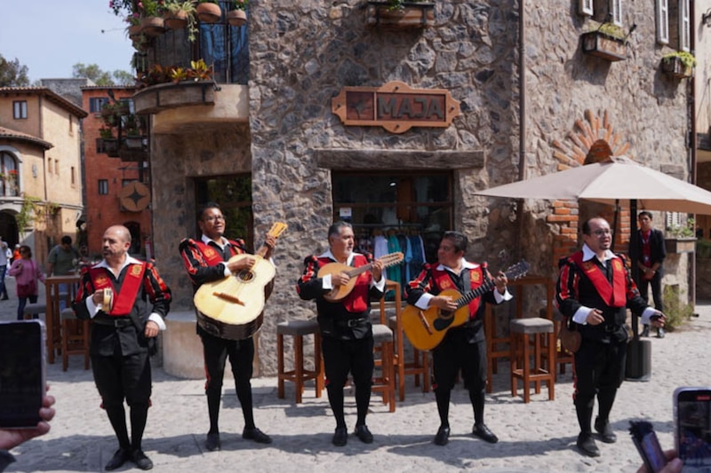 Inauguración de la tienda MAJA en Val'Quirico