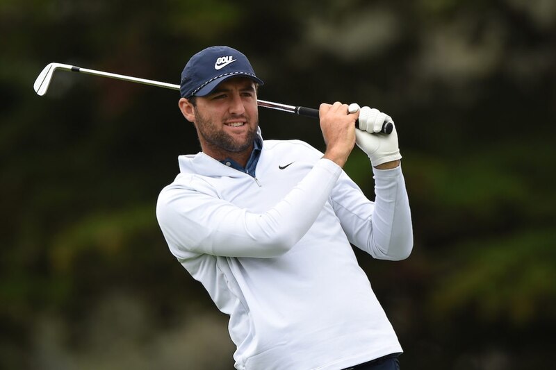 El golfista profesional español Sergio García en acción durante un torneo.