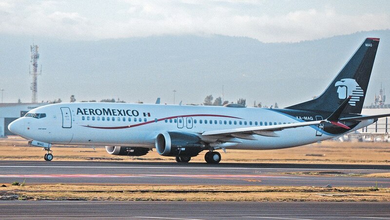 Aeroméxico Boeing 737-800 aterrizando en el Aeropuerto Internacional de la Ciudad de México