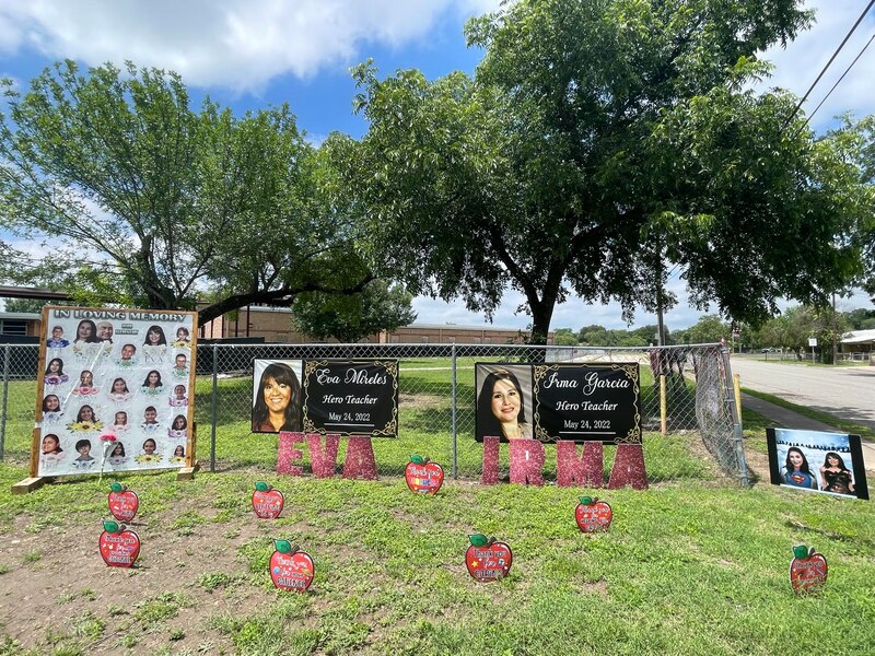 Title: Homenaje a las maestras Eva Mireles e Irma Garcia