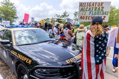 Alligator Alcatraz: ¿Cómo es el polémico campo de detención de Florida rodeado de caimanes? 