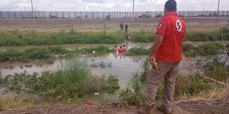 Rescate de migrantes en el Río Bravo
