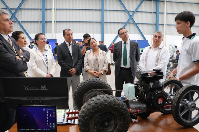 Estudiantes de la Universidad Autónoma de Aguascalientes presentan prototipo de vehículo eléctrico