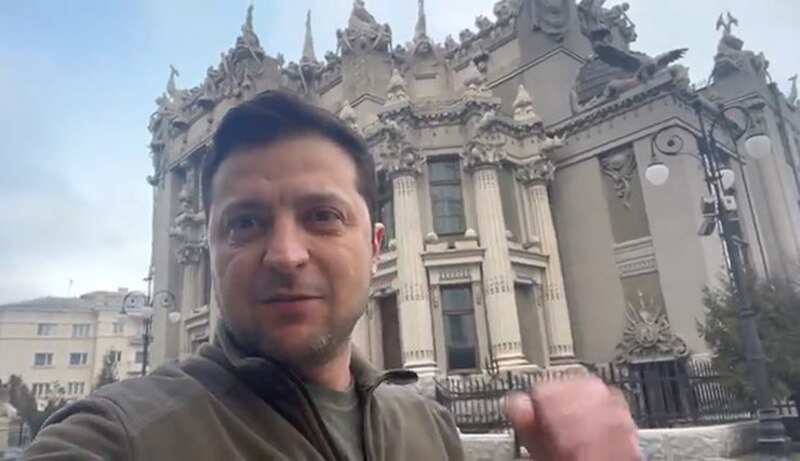 El presidente ucraniano, Volodimir Zelenski, se dirige a la nación desde Kiev