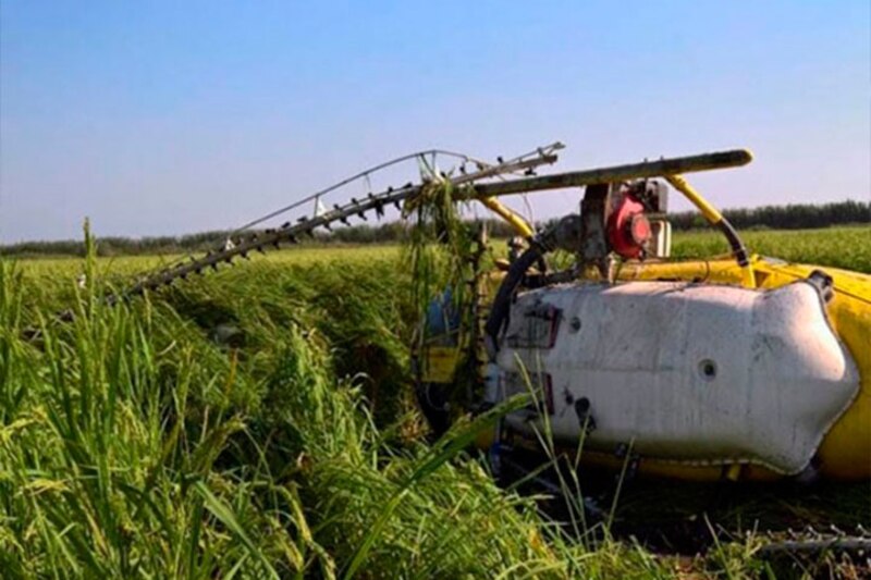 Accidente de avioneta en un campo de cultivo