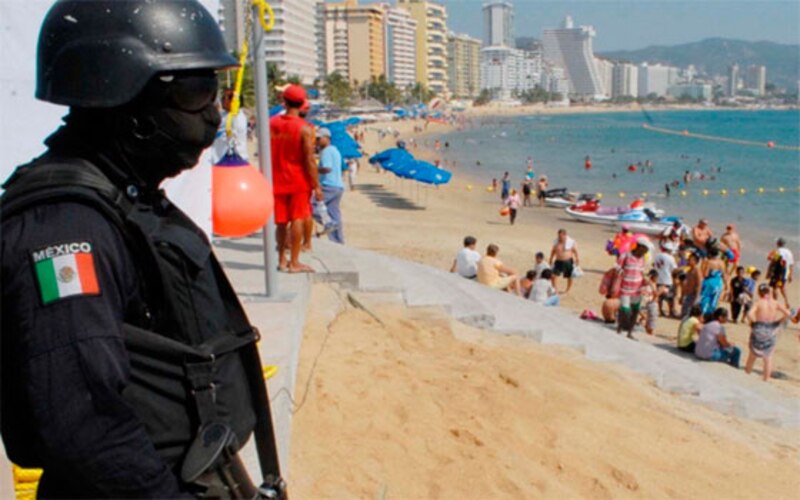 Policía en la playa