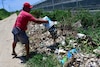 Muerte masiva de peces desata crisis en la Laguna de Tres Palos, Acapulco
