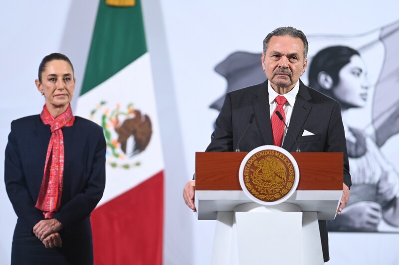El director general del Infonavit, alertó a derechohabientes del instituto, a que no se dejen engañar por coyotes que prometen obtener los recursos de la subcuenta de vivienda, pero se quedan con el 38% o hasta más de los recursos de las y los trabajadores