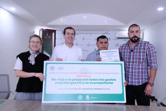 Reconocen labor ejemplar de 12 conductores del transporte público