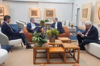 De la Fuente se reúne en cumbre de BRICS con los cancilleres de India y Rusia para reforzar lazos 