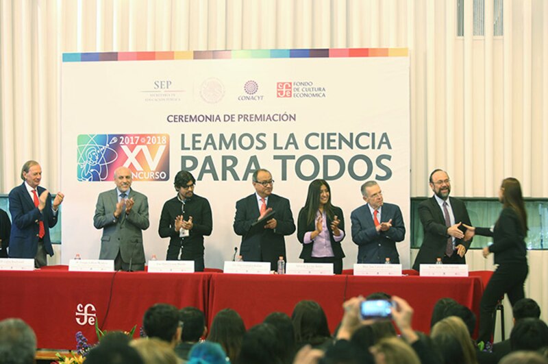 Entrega de premios a los ganadores del concurso Leamos la Ciencia para Todos 2017