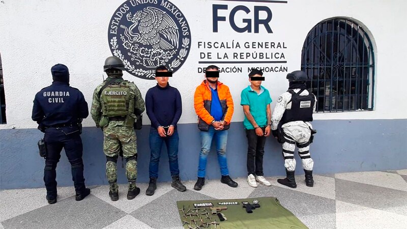 Detienen a cuatro presuntos delincuentes en Michoacán
