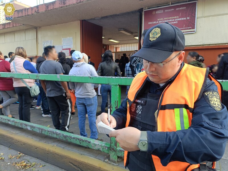 Title: Policía Escolar