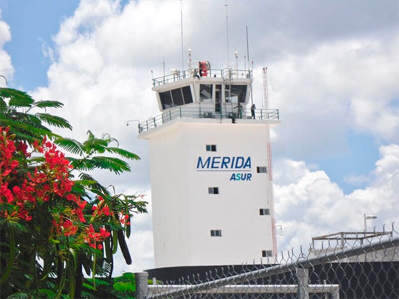 Torre de control del Aeropuerto Internacional de Mérida