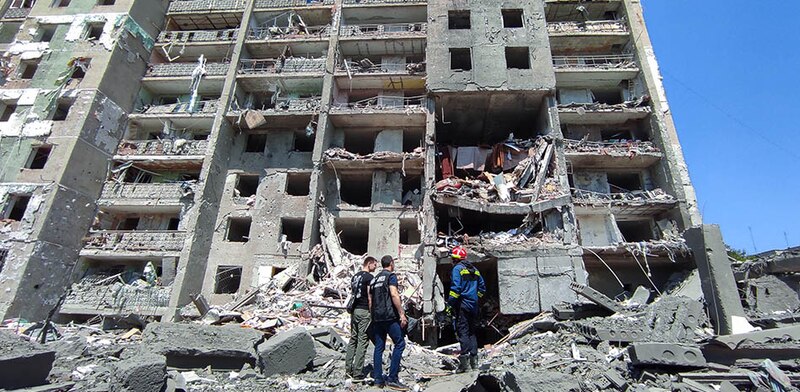 Edificio dañado por un bombardeo