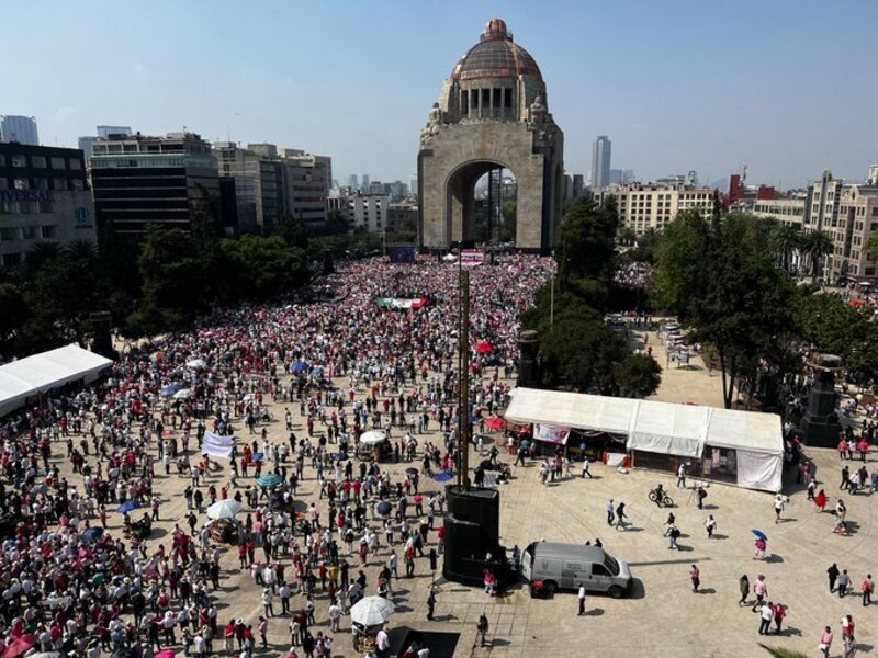 Multitudinaria manifestación en la Ciudad de México