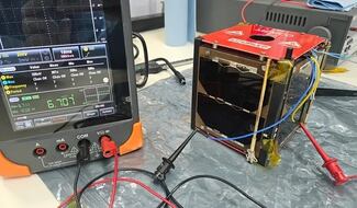 Primer satélite mexicano que vigila volcanes creado por estudiantes de Puebla  