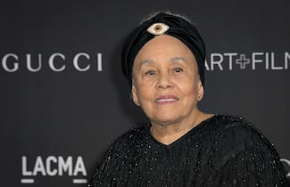 Muere Betye Saar, la artista que exploró la dolorosa historia del racismo en EU