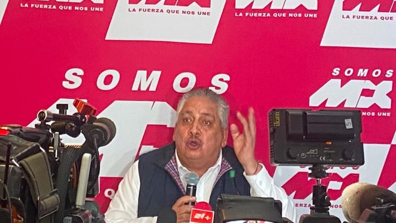 Guadalupe Acosta Naranjo en la presentación del nuevo partido "Somos México"