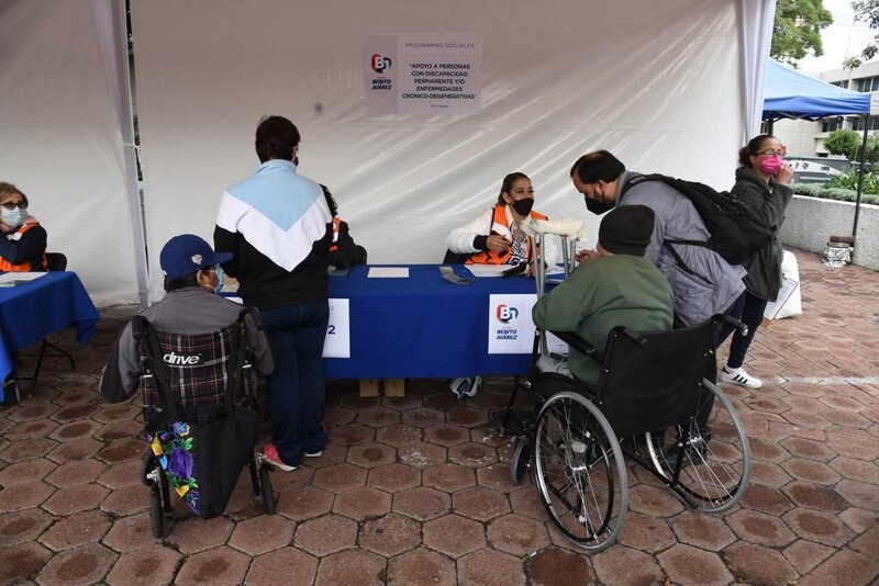Personas con discapacidad reciben apoyo en Benito Juárez