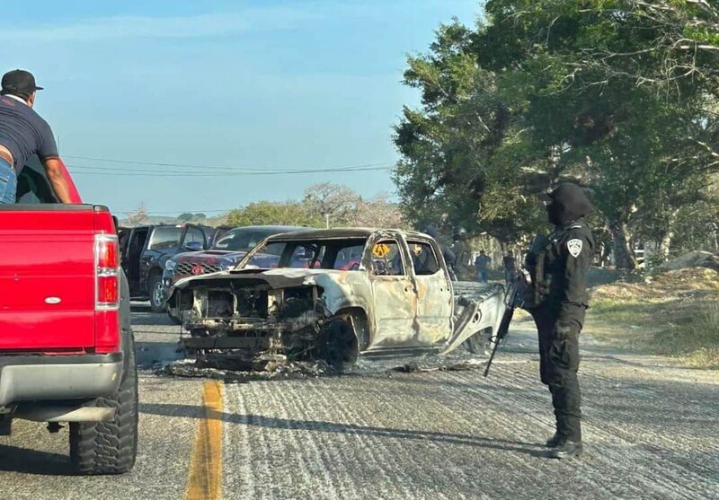 Enfrentamiento entre policías y civiles deja un muerto y varios heridos en México