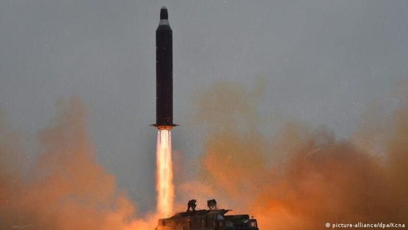 Corea del Norte lanza un misil balístico