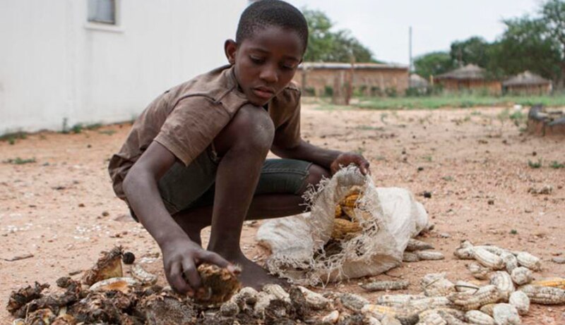 Niño pobre en África
