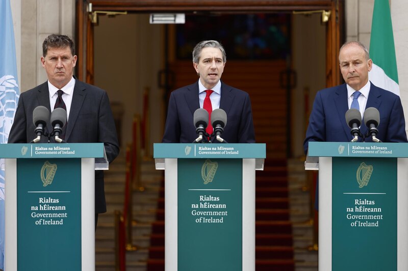 Irlanda: Tres líderes políticos dan una rueda de prensa