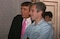Nuevas fotografías junto a Epstein ponen en entredicho la ‘poca relación’ con Trump