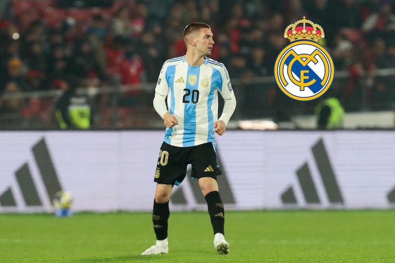 El delantero de River Plate tiene el récord de ser el jugador más joven de la historia en debutar con la Selección Argentina.
