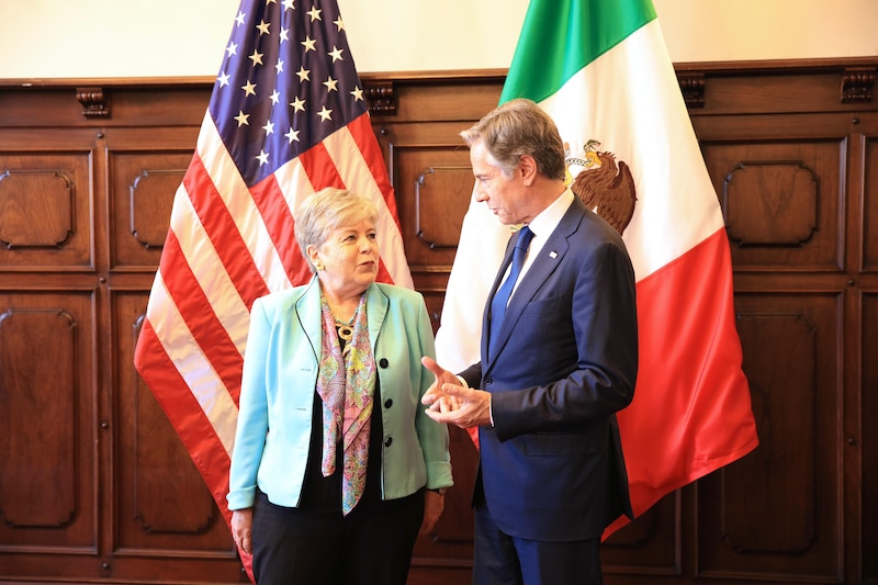 El presidente de México, Enrique Peña Nieto, se reúne con la embajadora de Estados Unidos, Roberta Jacobson.