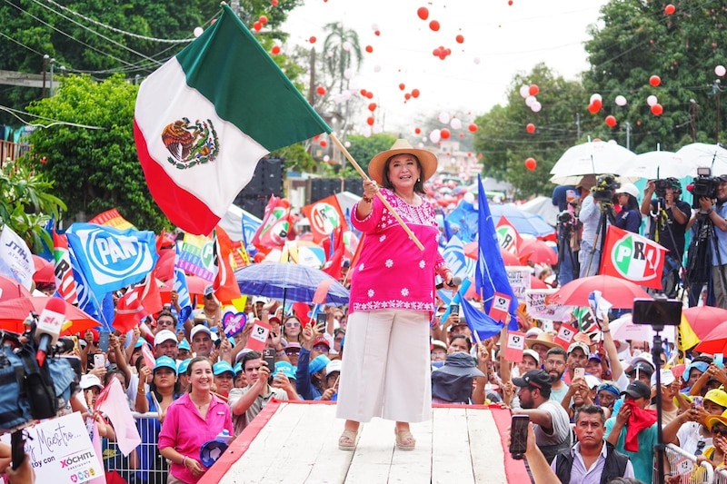 AMLO encabeza mitin en el zócalo de la Ciudad de México