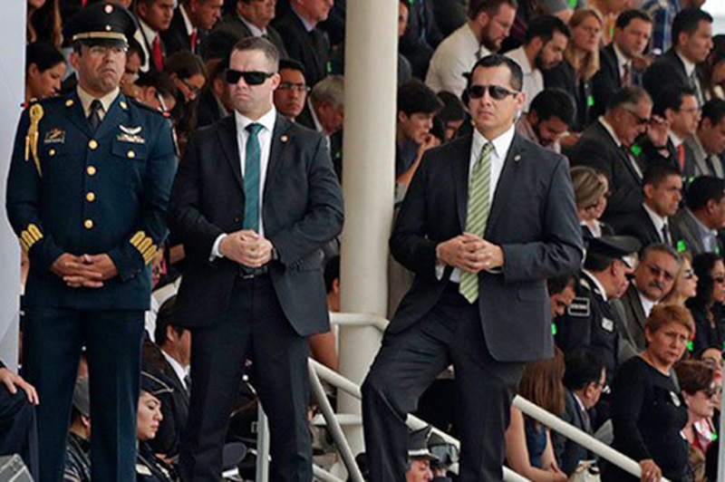 El presidente López Obrador y su gabinete de seguridad durante el desfile militar del 16 de septiembre.
