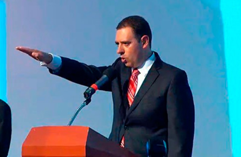 Político dando un discurso