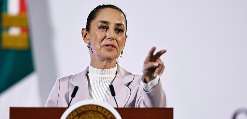 La Jefa de Gobierno de la Ciudad de México, Claudia Sheinbaum, da un discurso durante una conferencia de prensa.