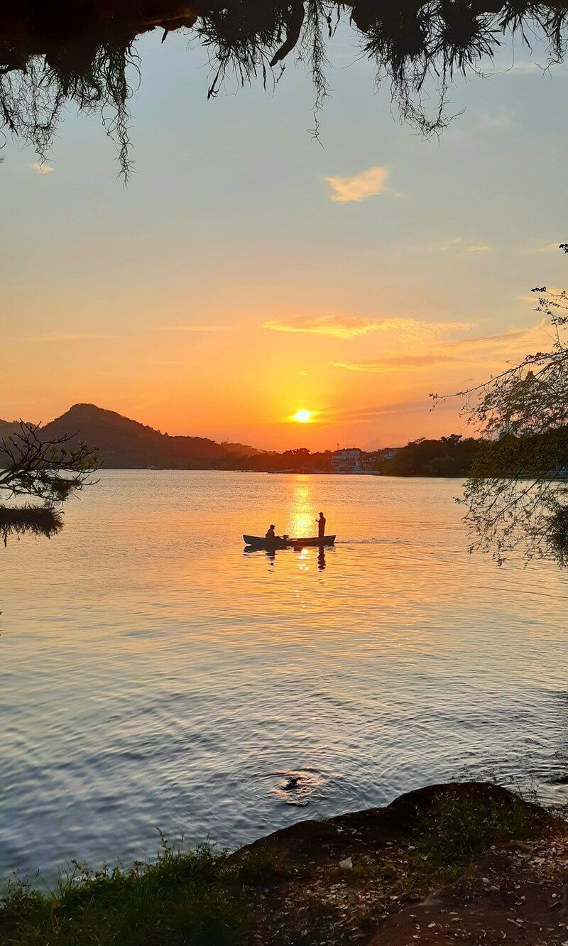Atardecer en el lago