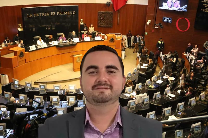 Foto del Senado y de Adrián Guadalupe Aguirre Hernández