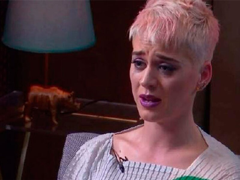 "Katy Perry llorando"