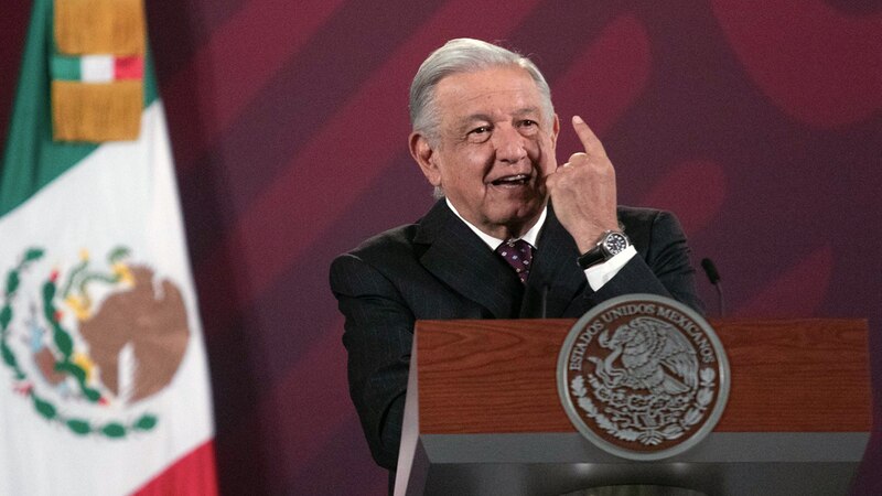 El presidente Andrés Manuel López Obrador da un discurso.