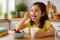 La obesidad infantil no es un juego estas vacaciones de verano: opciones de alimentos saludables para que los niños disfruten sin descuidar su nutrición