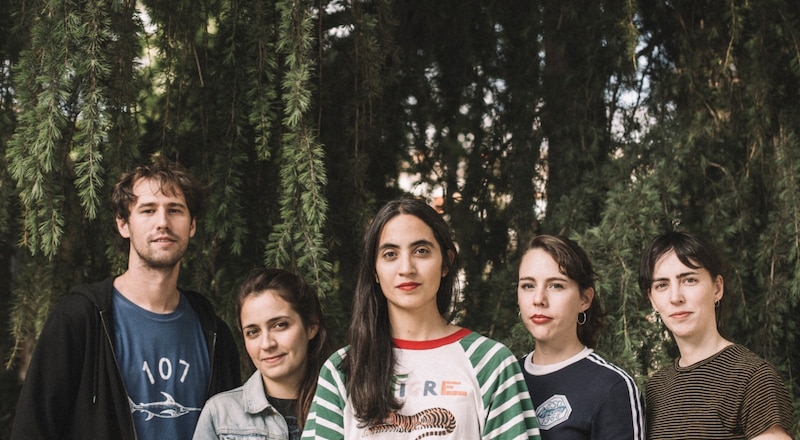 Grupo de amigos posando para una foto