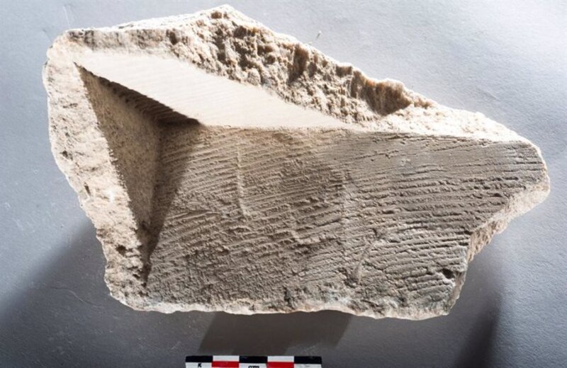 Fragmento de una estela funeraria romana