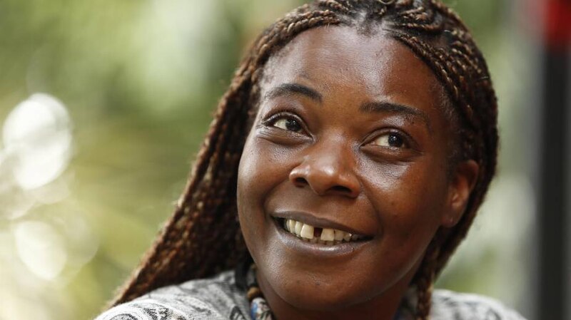 Retrato de una mujer afroamericana
