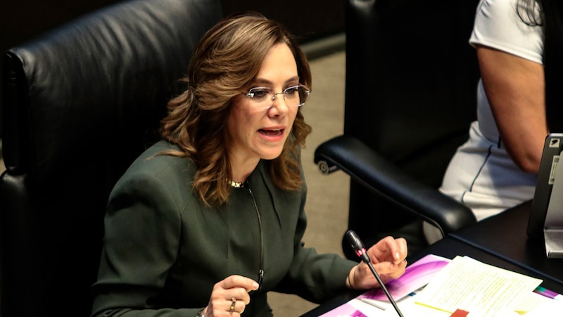 La presidenta de la Cámara de Diputados, Laura Rojas, durante una sesión en el Congreso de la Unión.