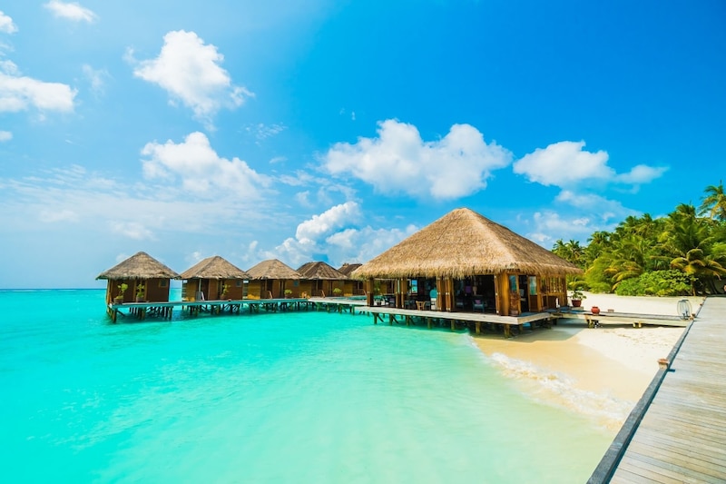 Cabañas en medio de una playa