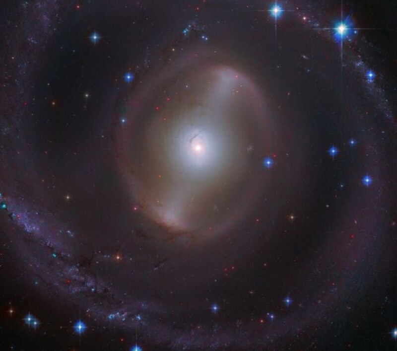 Una galaxia espiral barrada